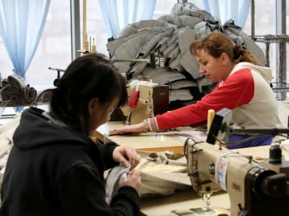 Партия ЛДПР не словом, а делом помогла астраханским швеям, работающим для фронта