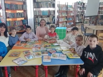 В Енотаевской библиотеке отпраздновали Всемирный день чтения вслух