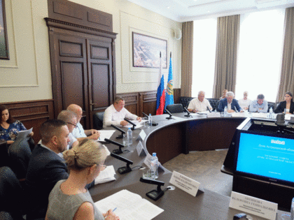 Спикер Игорь Мартынов провел заседание Совета областной Думы