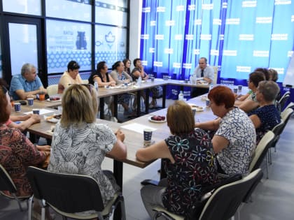 «Достойный» ответ: глава гордумы Седов предложил астраханцам создавать домовые чаты