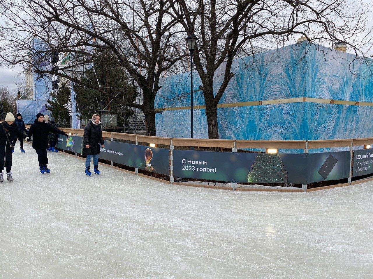 Каток астрахань кремль