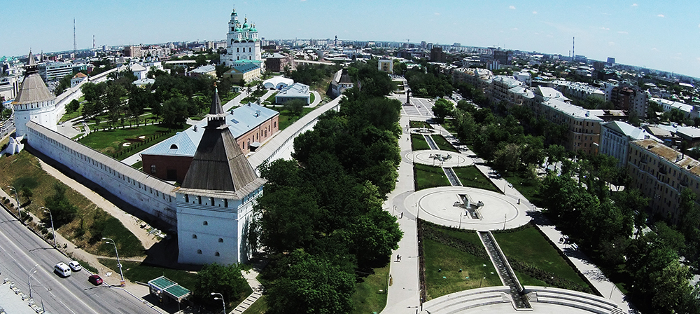 Астрахань режим. Астраханский Кремль с площади Ленина. Астраханский Кремль с высоты птичьего полета. Астрахань с птичьего полета. Площадь Ленина Астрахань сверху.