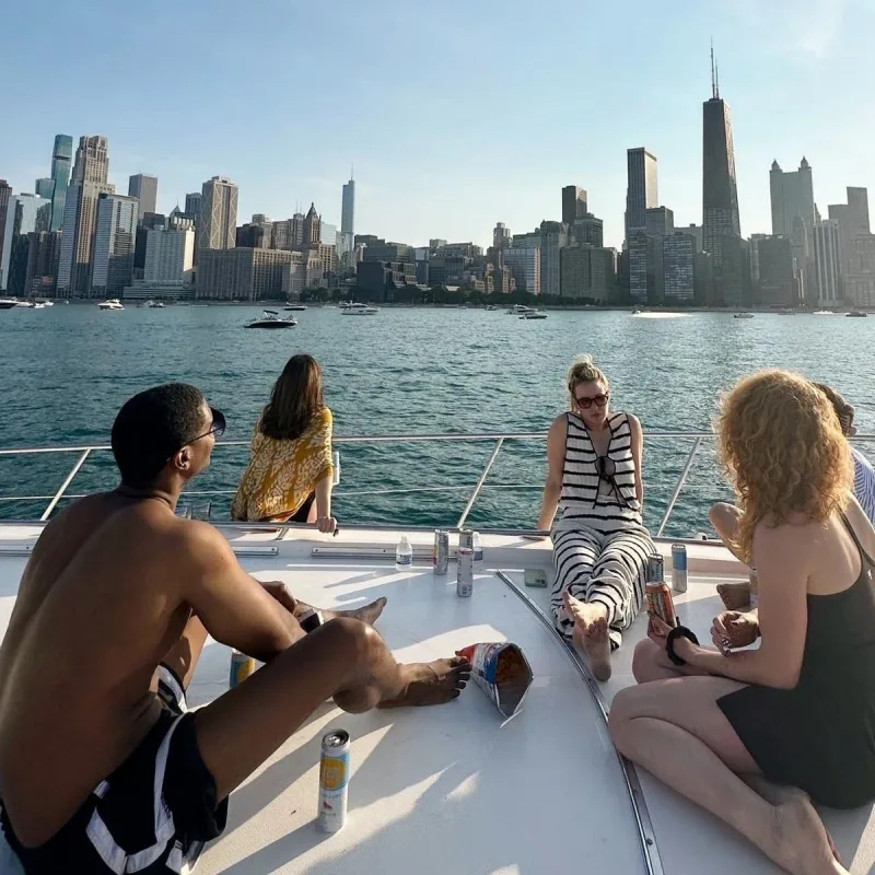 Hiring A Captain for Boat Rentals in Chicago