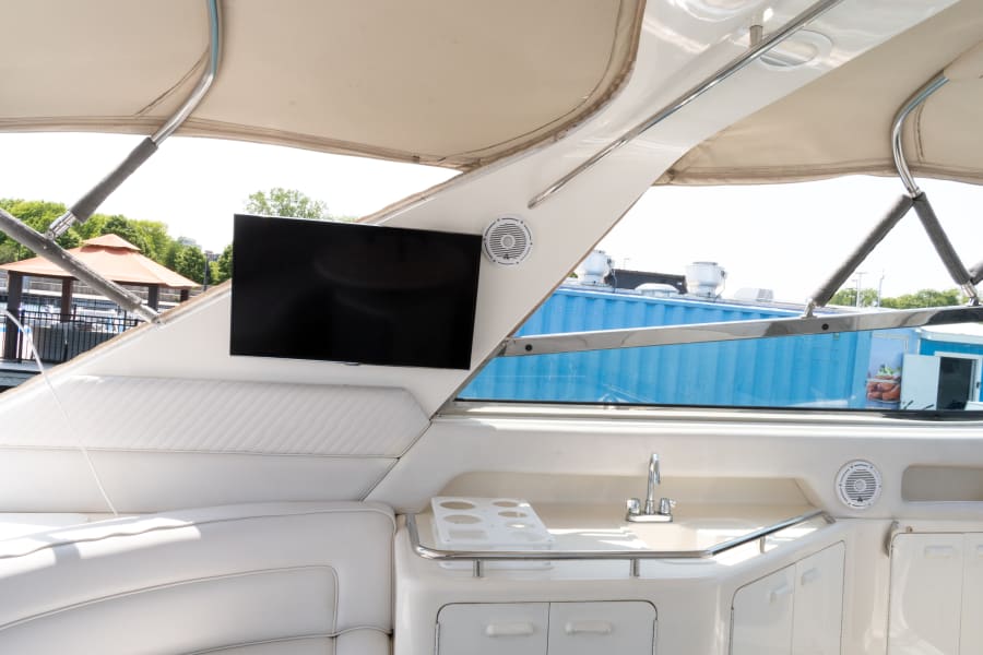 70ft Sea Ray Sun Sport, Chicago yacht charter, photo 12