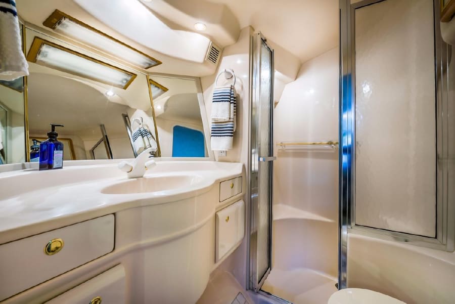 70ft Sea Ray Sun Sport, Chicago yacht charter, photo 15