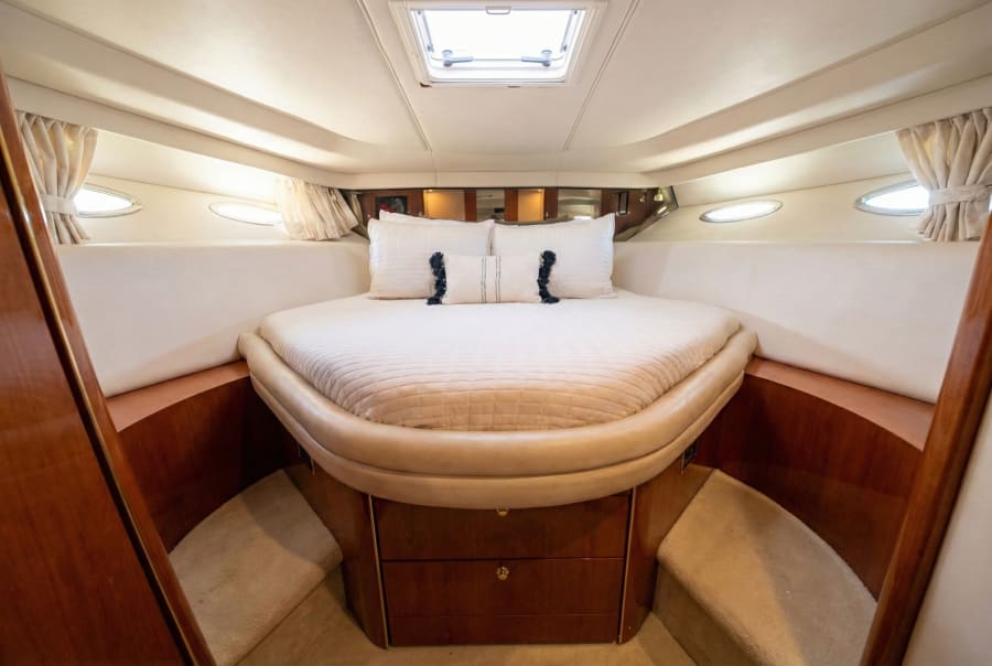 56ft Sea Ray Sundancer, Chicago yacht charter, photo 9