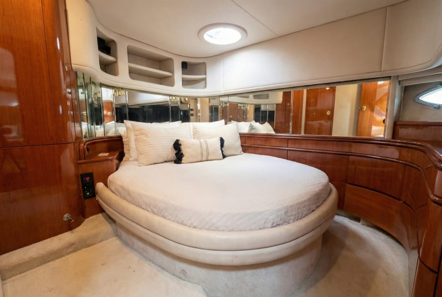 56ft Sea Ray Sundancer, Chicago yacht charter, photo 8