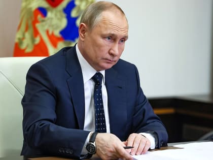 Путин поручил ввести рождественское перемирие в зоне спецоперации