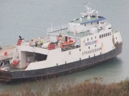 В британском порту задержали судно с моряками из Крыма