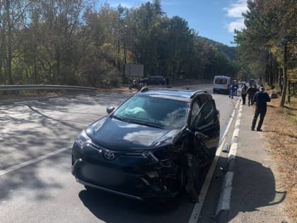 В Крыму водитель кроссовера насмерть сбил мотоциклиста [фото]