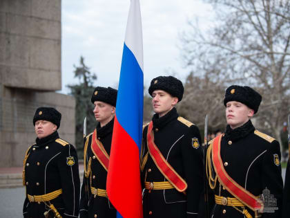 Благочинный Севастопольского округа принял участие в праздновании Дня защитника Отечества и Дня Народной воли
