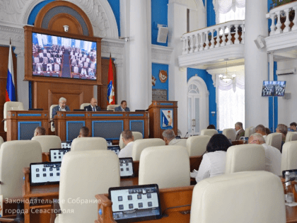 Состоялось первое пленарное заседание IX-й сессии Законодательного Собрания города Севастополя II созыва