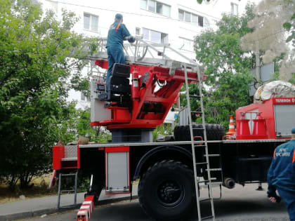 В Севастополе на ПОРе загорелась квартира в девятиэтажке