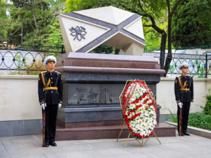 В Севастополе в День строителя ветераны Военно-строительного комплекса ЧФ торжественно открыли капсулу времени