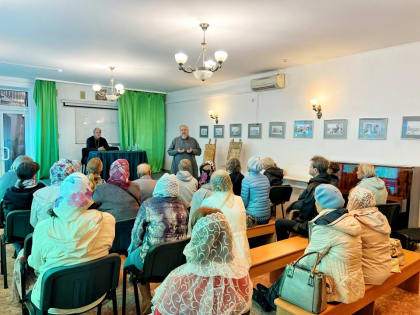 Первое занятие в воскресной школе для взрослых в храме святителя Николая в Камышовой бухте