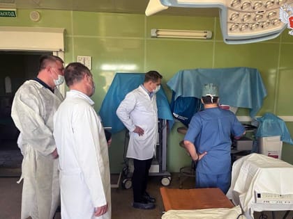 Министр здравоохранения России посетил медучреждения Республики Крым