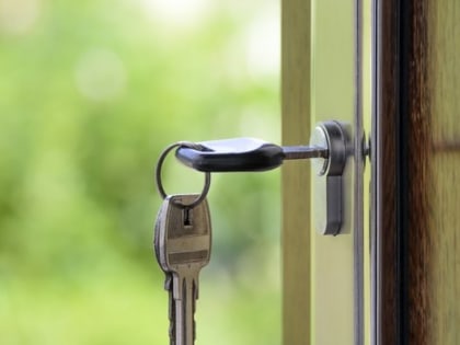 Сколько жилья выдали в Крыму детям-сиротам