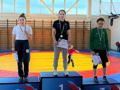 Севастопольские спортсменки завоевали пять медалей первенства ЮФО по вольной борьбе