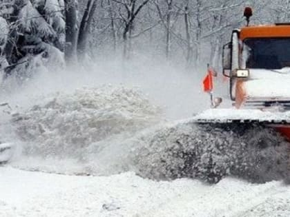 На западе Крыма временно закрыли участок дороги из-за снегопада