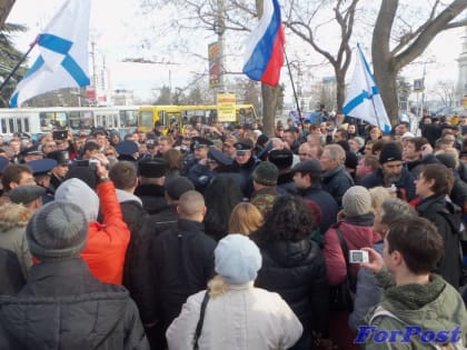 Майдан не пройдёт. Как в Севастополе «иуд» гнали