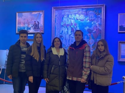 Студенты вуза побывали на кинопоказе о Русской весне