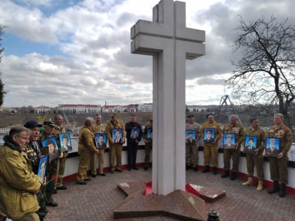 Севастопольские справедливороссы почтили память воинов-интернационалистов