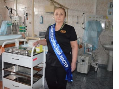 12 мая отмечается Международный день медицинской сестры. Старшая медицинская сестра отделения анестезиологии и реанимации для детского населения Любовь Ивановна Курочкина