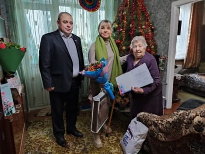 Партийные активисты Нахимовского района поздравили со столетним юбилеем Анну Борисоглебскую