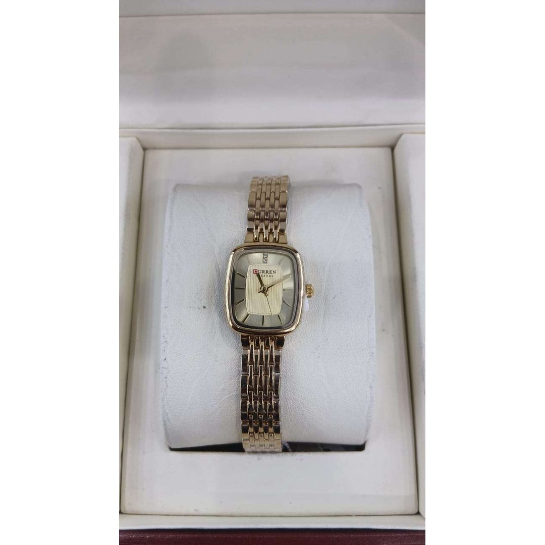 Cujrren 9093 (gold-toned square dial)