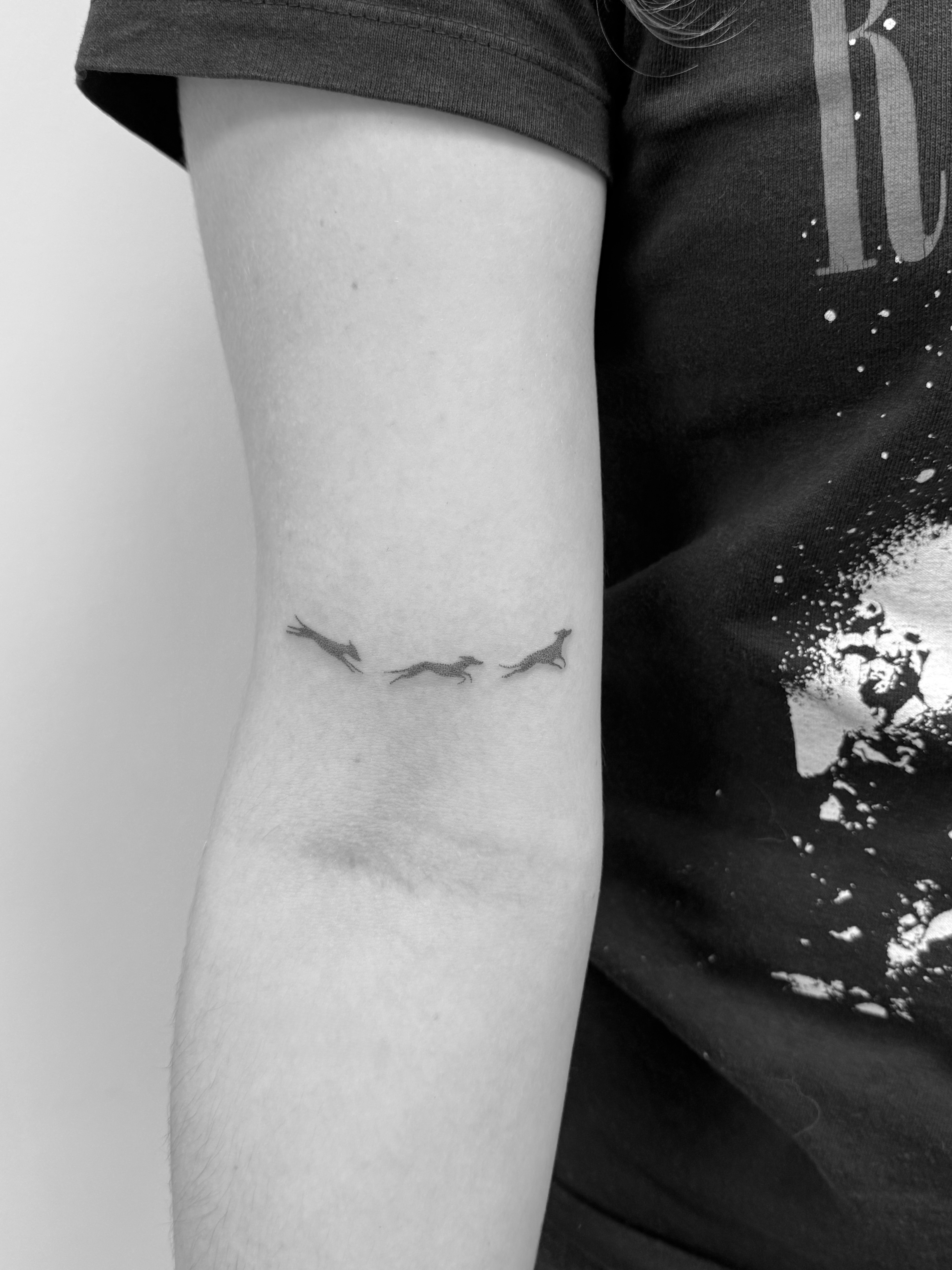Fine line tattoo