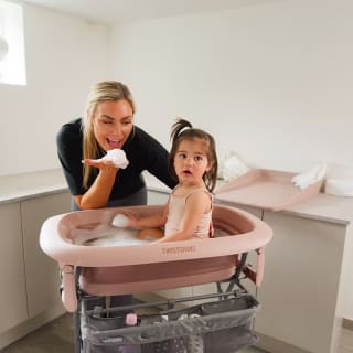 Twistshake Pack Baignoire bébé pliable avec support de bain Pink