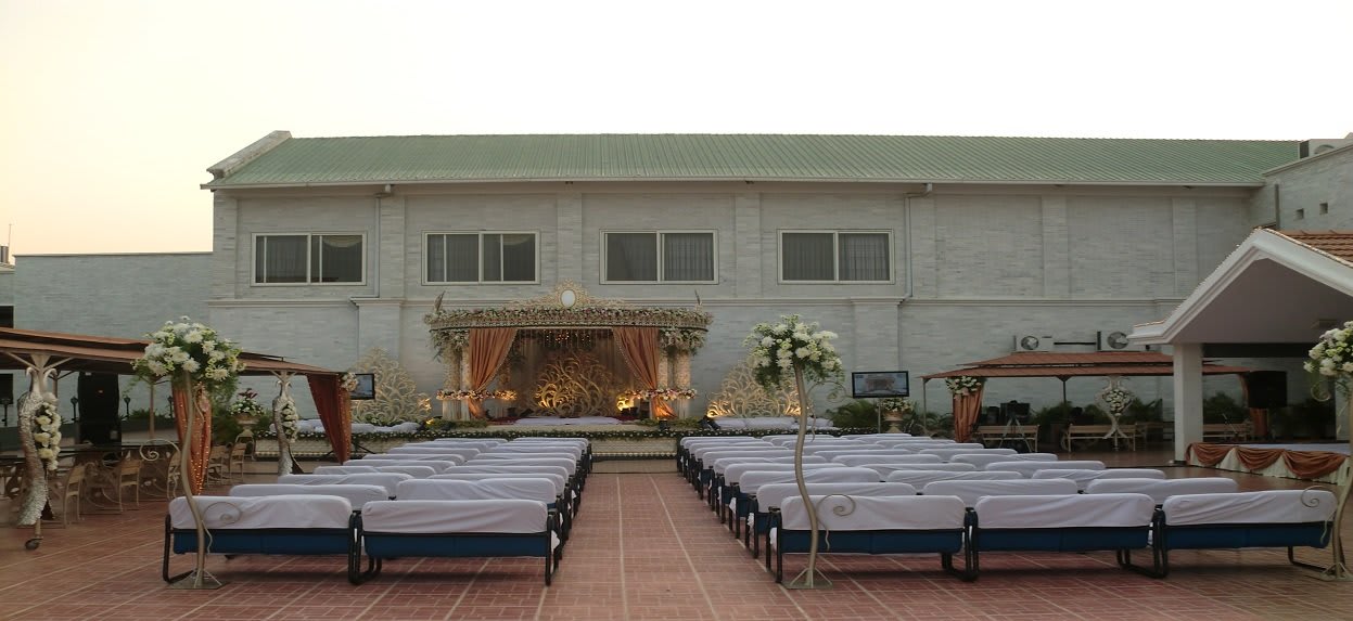 Eagleton The Golf Resort Bangalore outdoor wedding ceremony on 168-acre green golf course lawns — Panigrahana