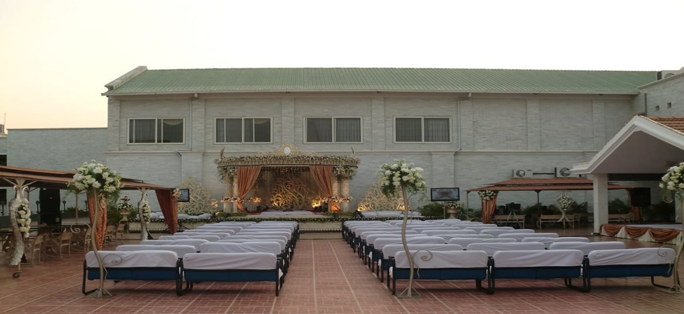 Eagleton The Golf Resort Bangalore outdoor wedding ceremony on 168-acre green golf course lawns — Panigrahana