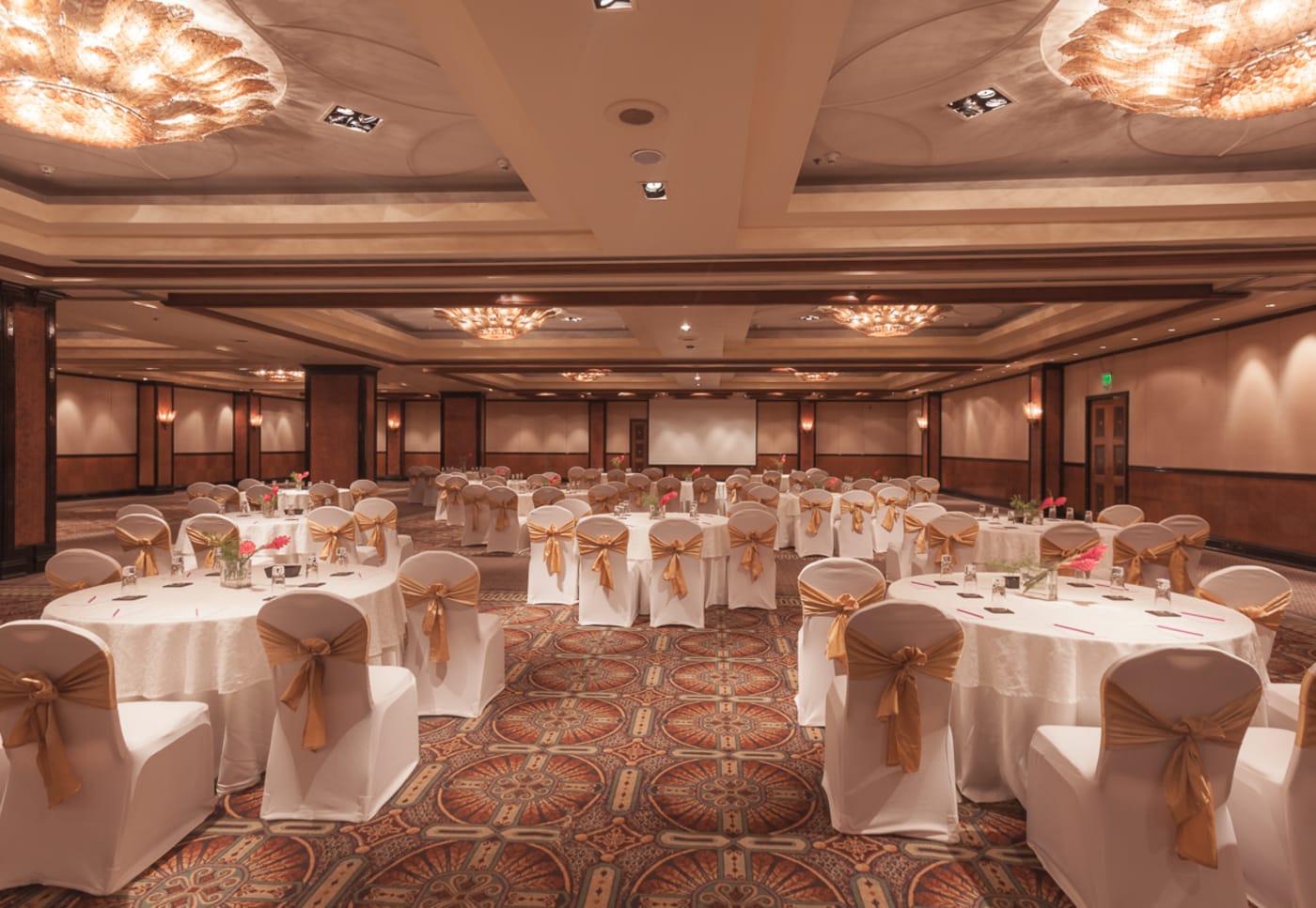 Vivanta Bengaluru Residency Road wedding Trinity Hall round table reception setup — Panigrahana