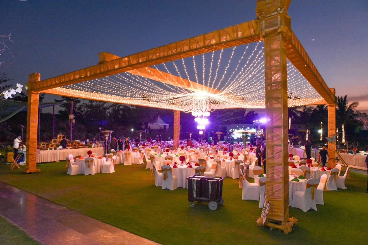 Prestige Golfshire Bangalore outdoor wedding ceremony on scenic grounds — Panigrahana