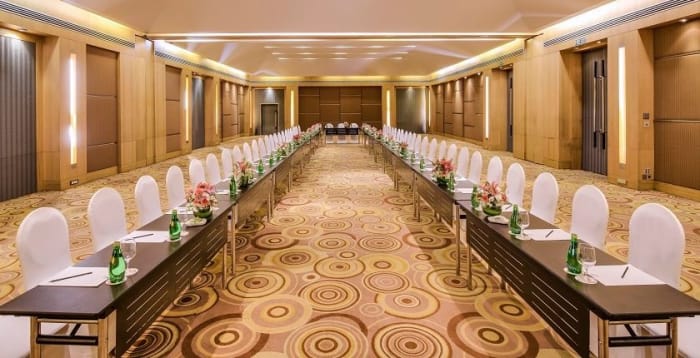 LaLiT Ashok Bangalore Lalit 3 and 4 halls for large Indian wedding with 500-guest capacity — Panigrahana