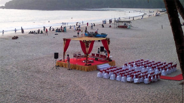 Bogmalo Beach Resort Goa outdoor wedding event on poolside lawn — Panigrahana