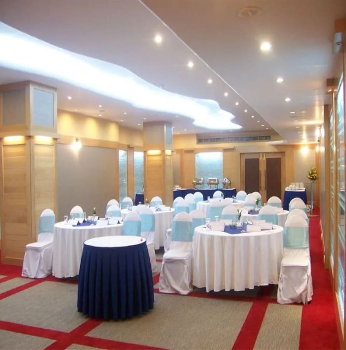 Le Méridien Bangalore banquet hall decorated for wedding reception — Panigrahana