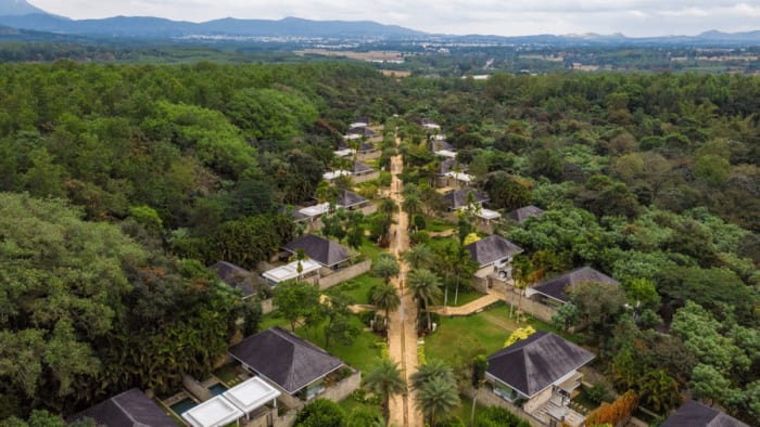 Serai Chikmagalur — Honeymoon villa wedding with tropical forest — Panigrahana