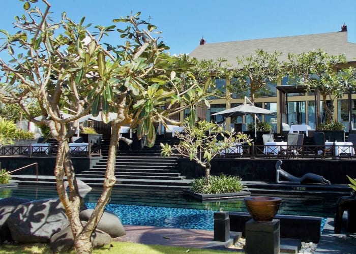 The St Regis Bali Resort Nusa Dua beachfront luxury wedding venue facing Indian Ocean — Panigrahana