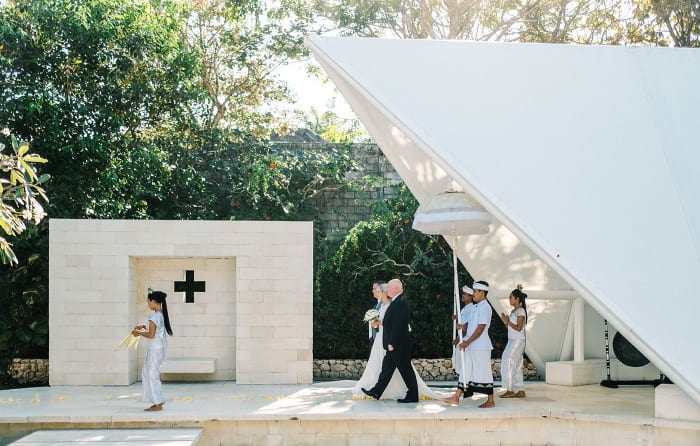 Tirtha Uluwatu Wedding Chapel Bali with dramatic ocean backdrop for Hindu ceremony — Panigrahana
