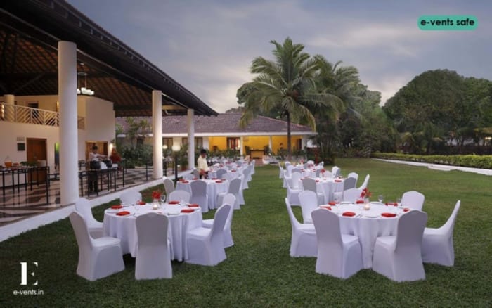 Novotel Goa Dona Sylvia outdoor wedding ceremony lawn with sea views South Goa — Panigrahana