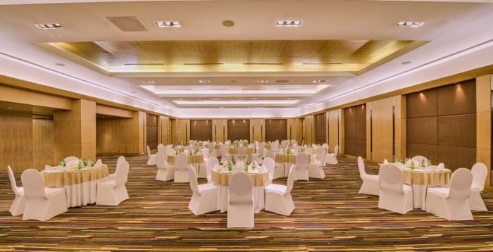 LaLiT Ashok Grand Ballroom Bangalore elegantly decorated for wedding reception — Panigrahana