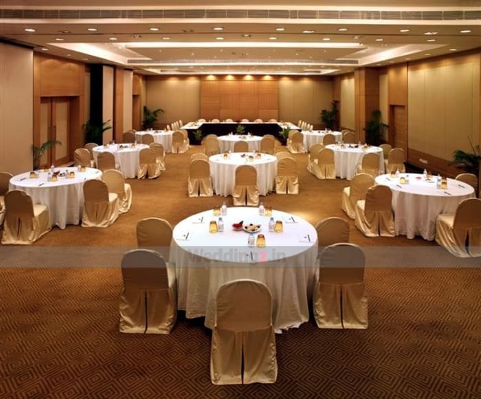 Chancery Pavilion Bangalore Grand Ballroom decorated for Indian wedding reception — Panigrahana