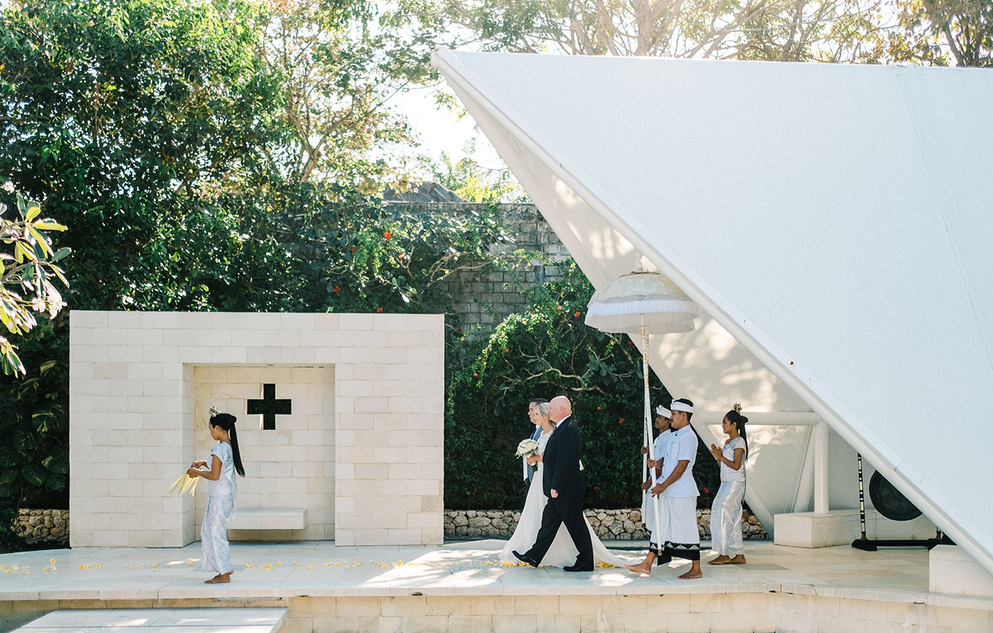 Tirtha Uluwatu Wedding Chapel Bali with dramatic ocean backdrop for Hindu ceremony — Panigrahana
