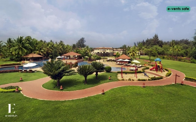 Wedding reception with ocean views in Goa