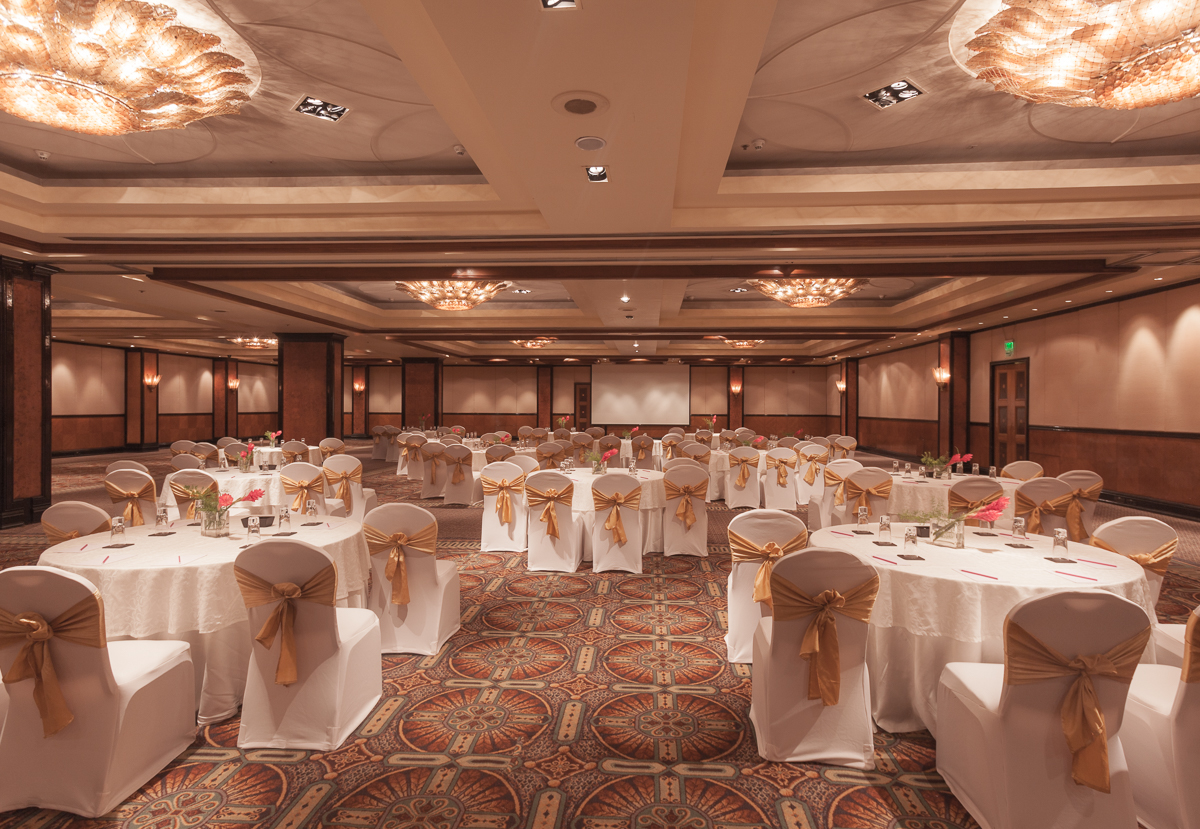 Vivanta Bengaluru Residency Road wedding Trinity Hall round table reception setup — Panigrahana