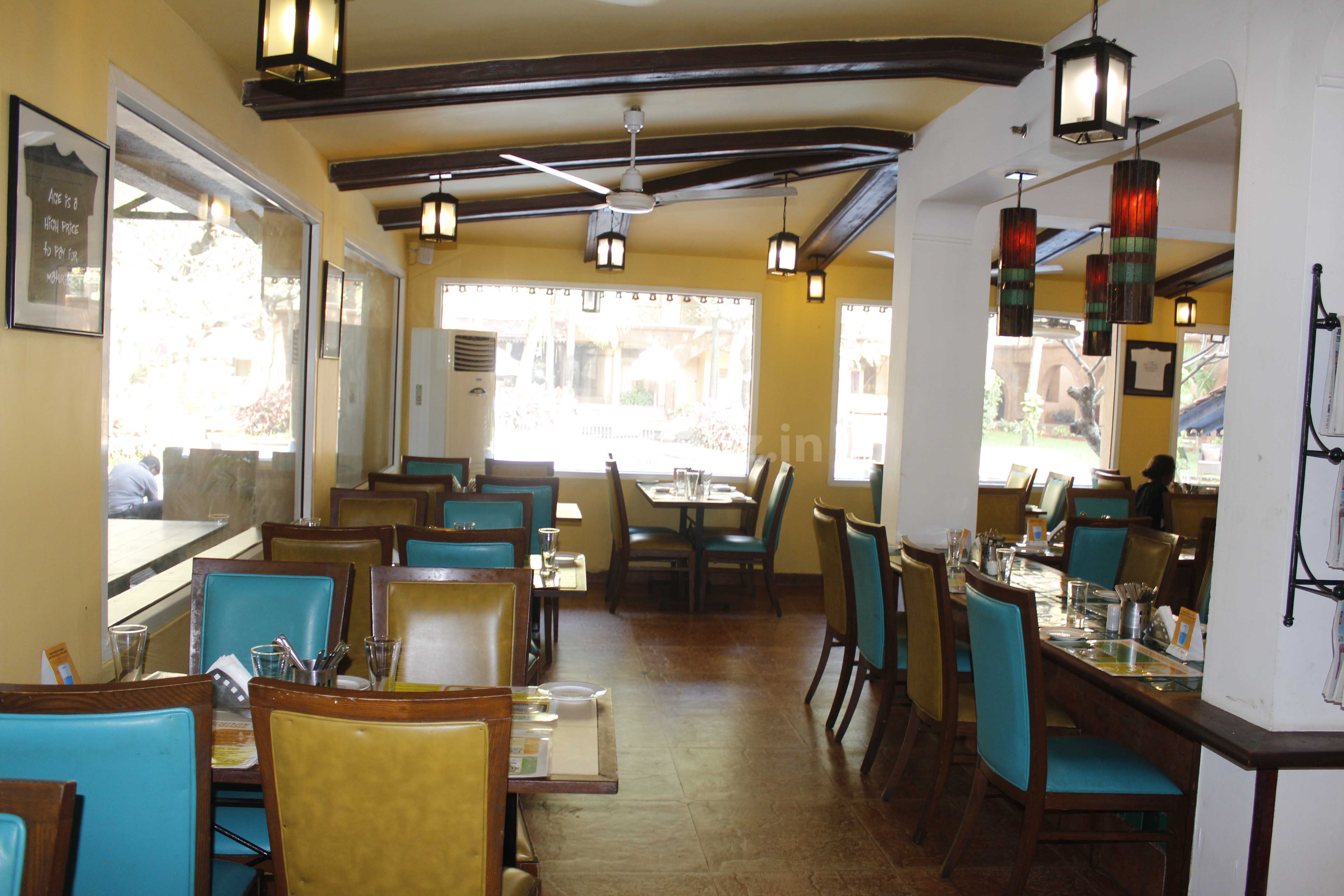Lemon Tree Amarante Candolim beach resort Goa wedding décor with North Goa beach backdrop — Panigrahana