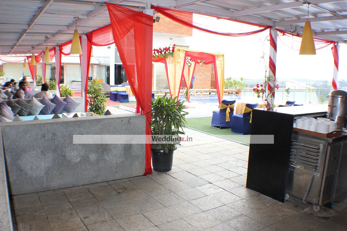 Royal Orchid Bangalore wedding lawn with 5-star amenities — Panigrahana