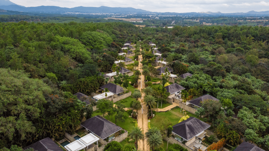 Serai Chikmagalur — Honeymoon villa wedding with tropical forest — Panigrahana